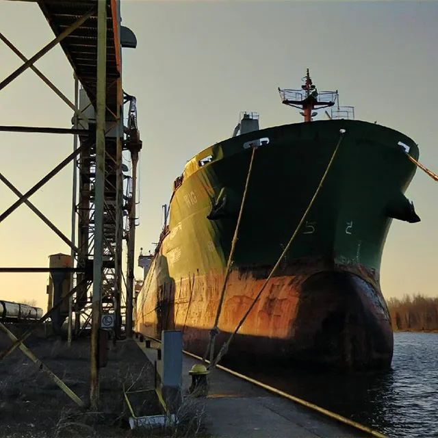 The mighty MV WIGEON at dawn. #thunderbay #thunderbayshipping #portofthunderbay #lakesuperior #bulkcarrier #canfornav