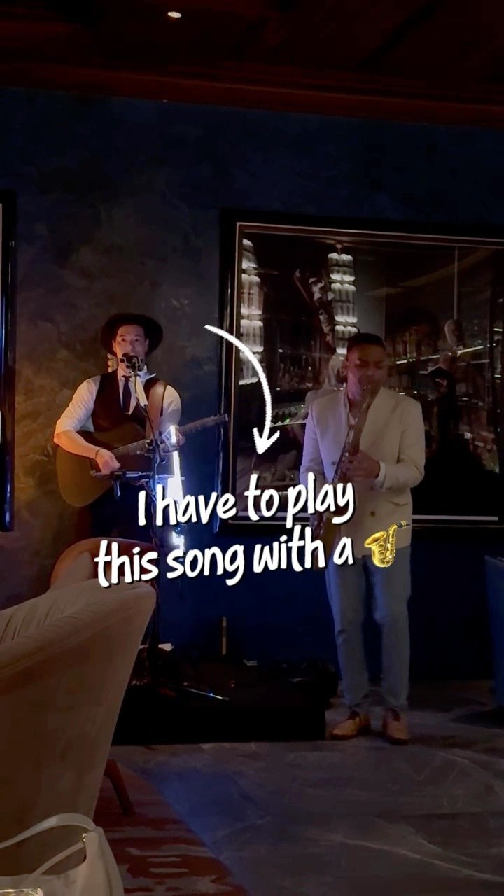 SAXY TIME 🎷
When my friend @shaunsax comes and jams at @xxbarhongkong we have to play this song 🤩
Come see me perform Tuesday thru Saturday
(Except Thursdays)
8-11pm
Thursdays at @henrygrillhk 7-10pm
@rosewoodhongkong #rosewoodhongkong #hongk