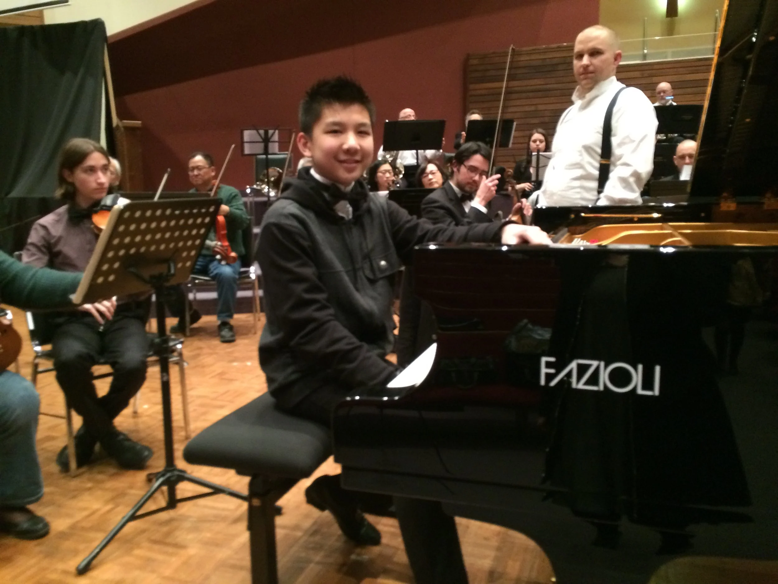  Ryan Zhu in rehearsal with the Richmond Orchestra. 