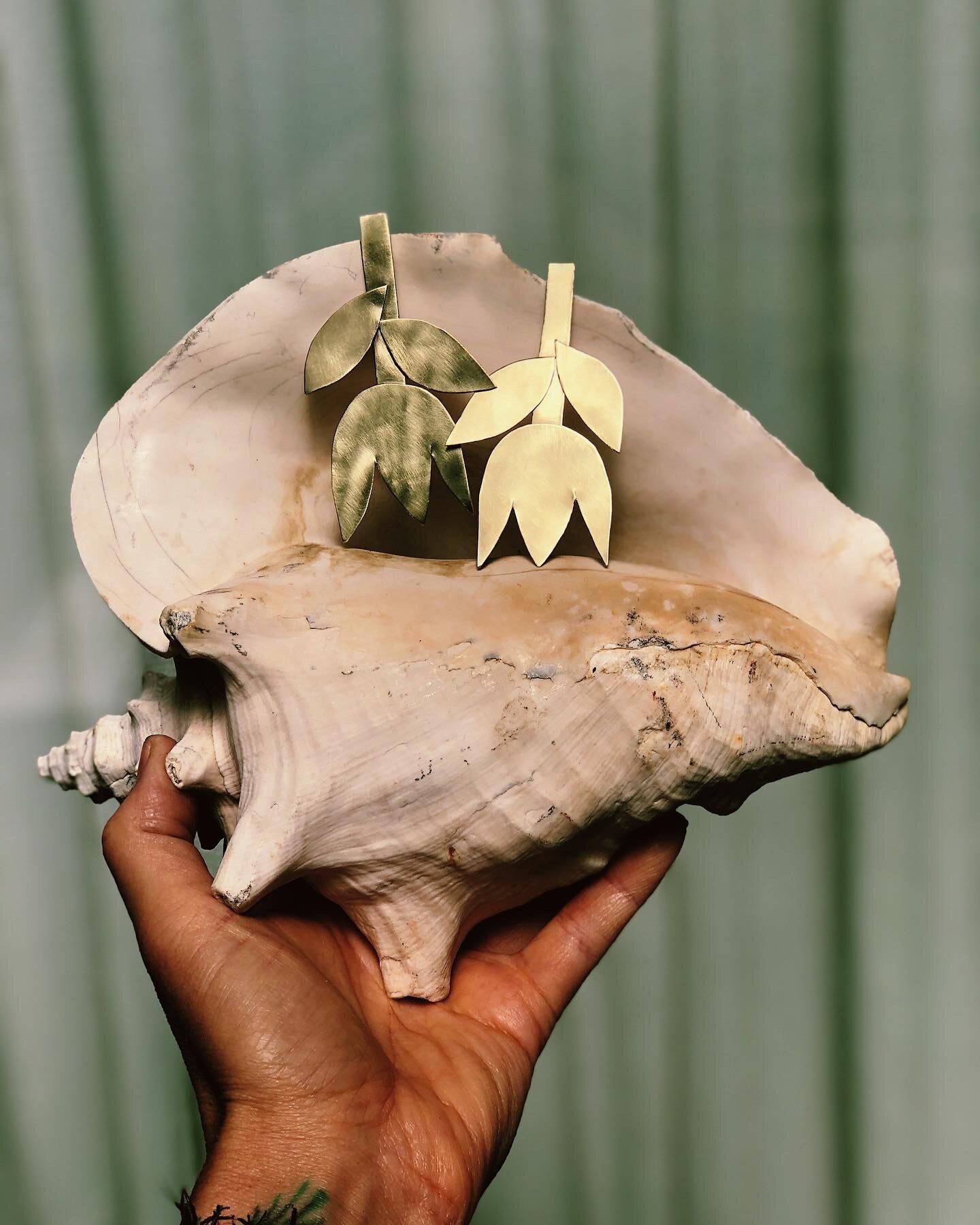 flower earrings, art jewelry, california jewelry designer, statement earrings, new york city fashion, london fashion, paris fashion, kelsea carter, floral fashion, flowers