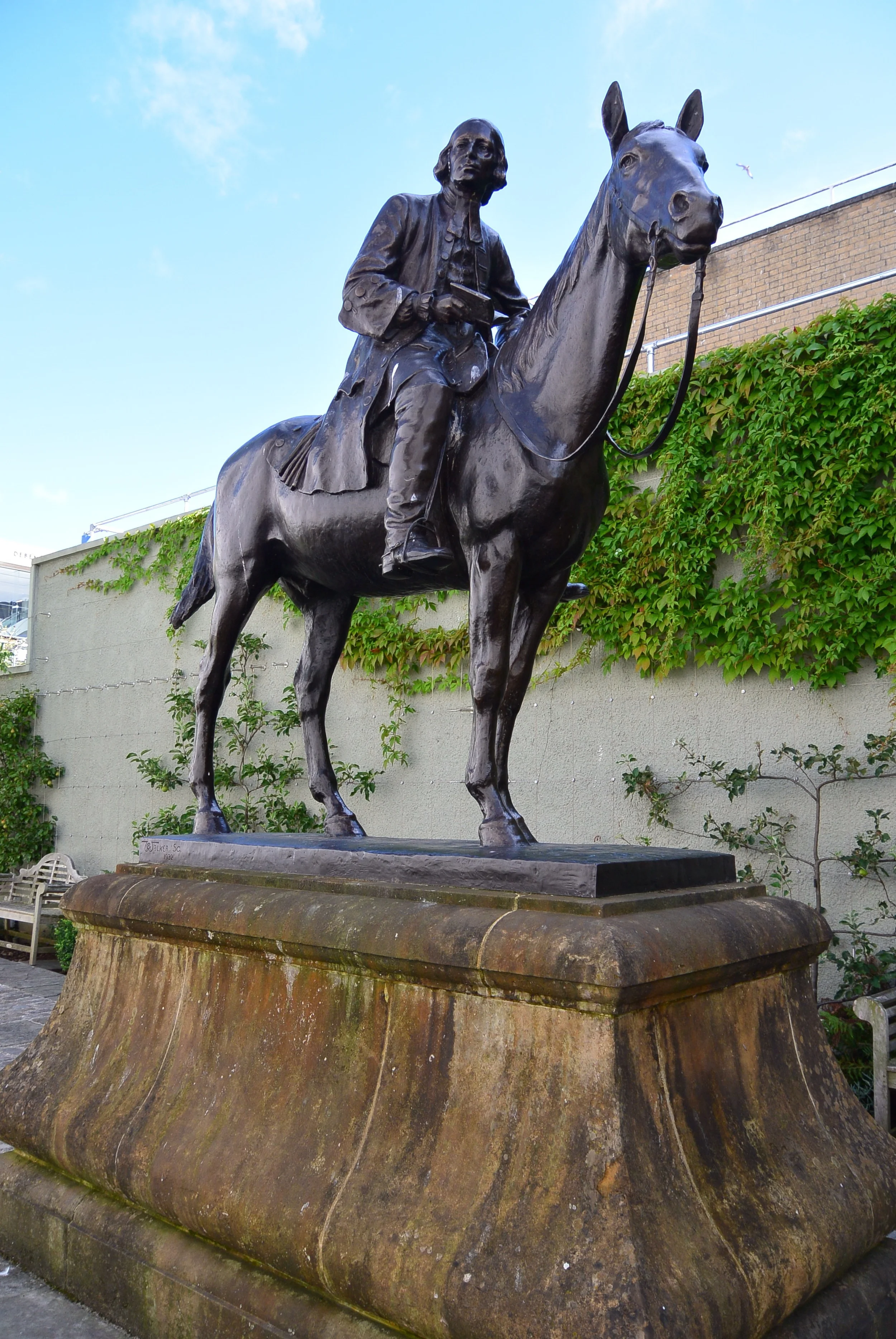 Statue of John Wesley and his horse at the New Room