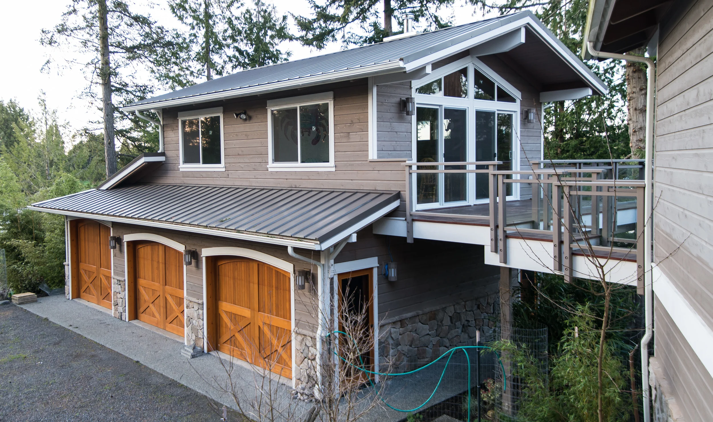 Bridge connecting house to garage apartment