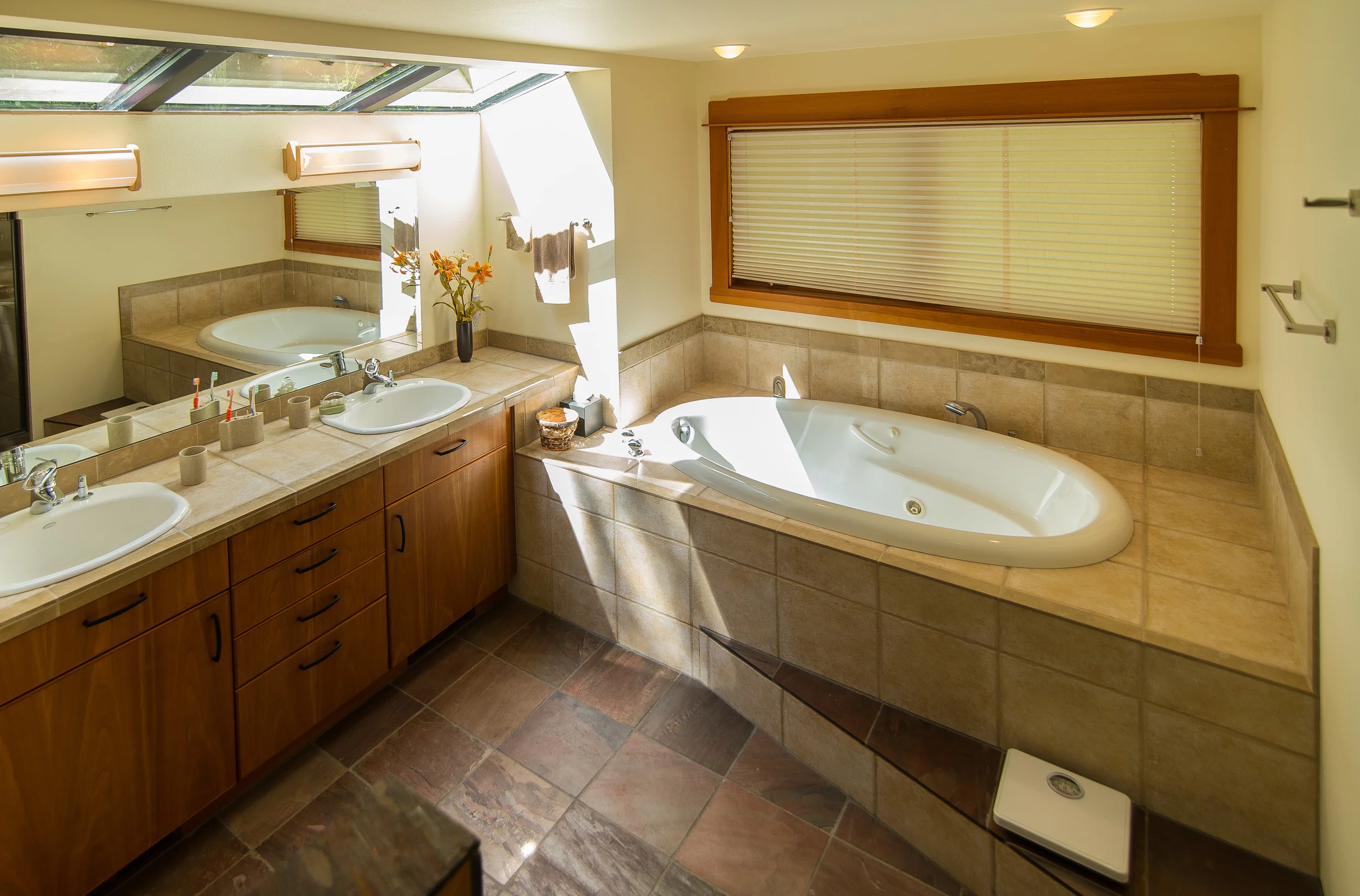 Master bath........