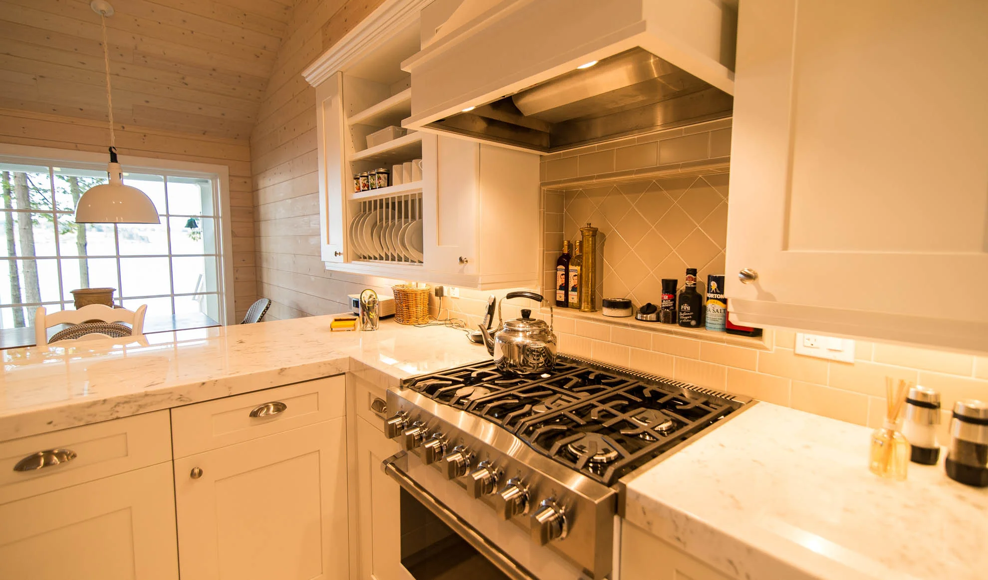 Friday Harbor, San Juan Island - Davidson Head Custom Guest House Kitchen