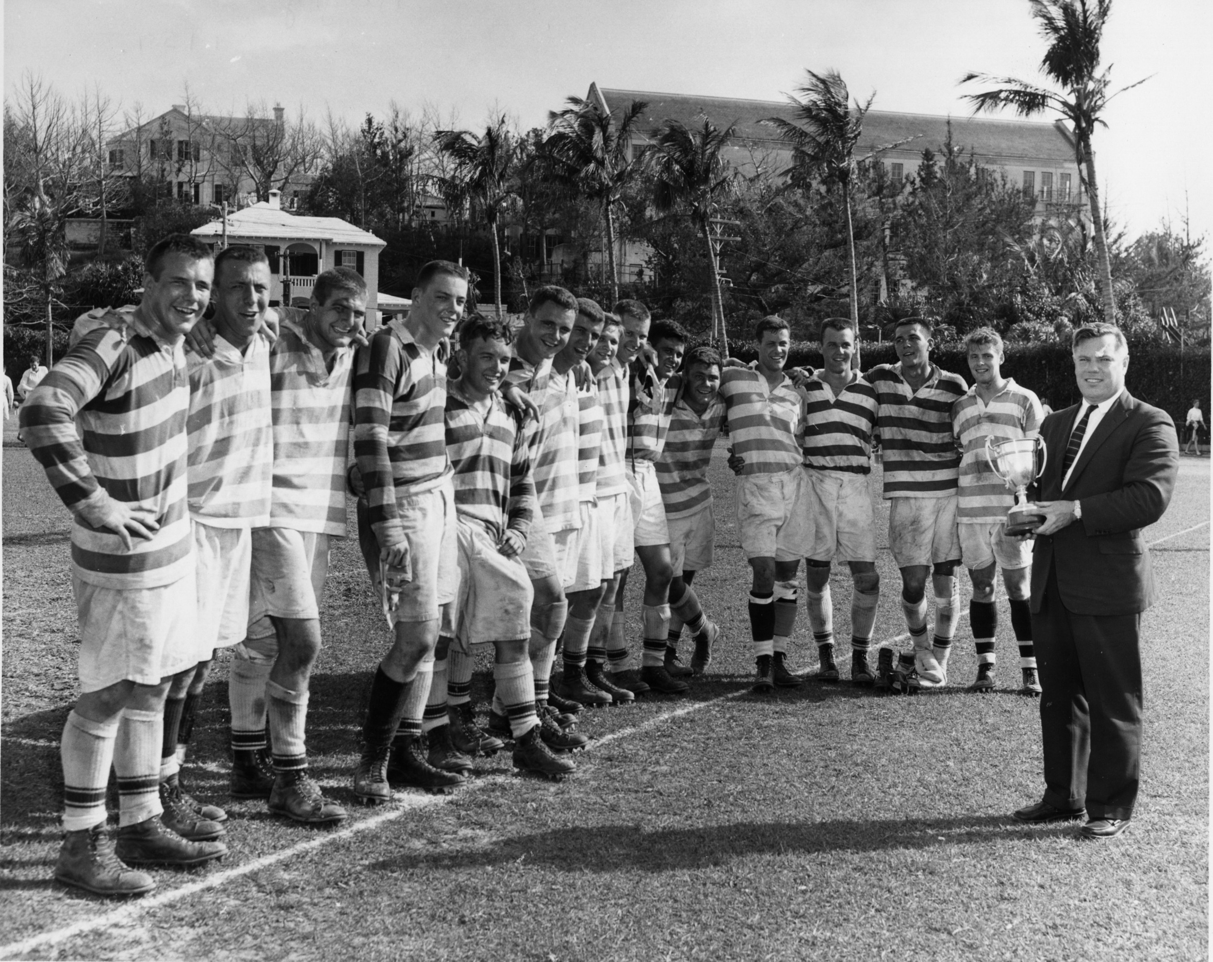 1957 Bermuda Team & Trophy_DO21_2g.jpg