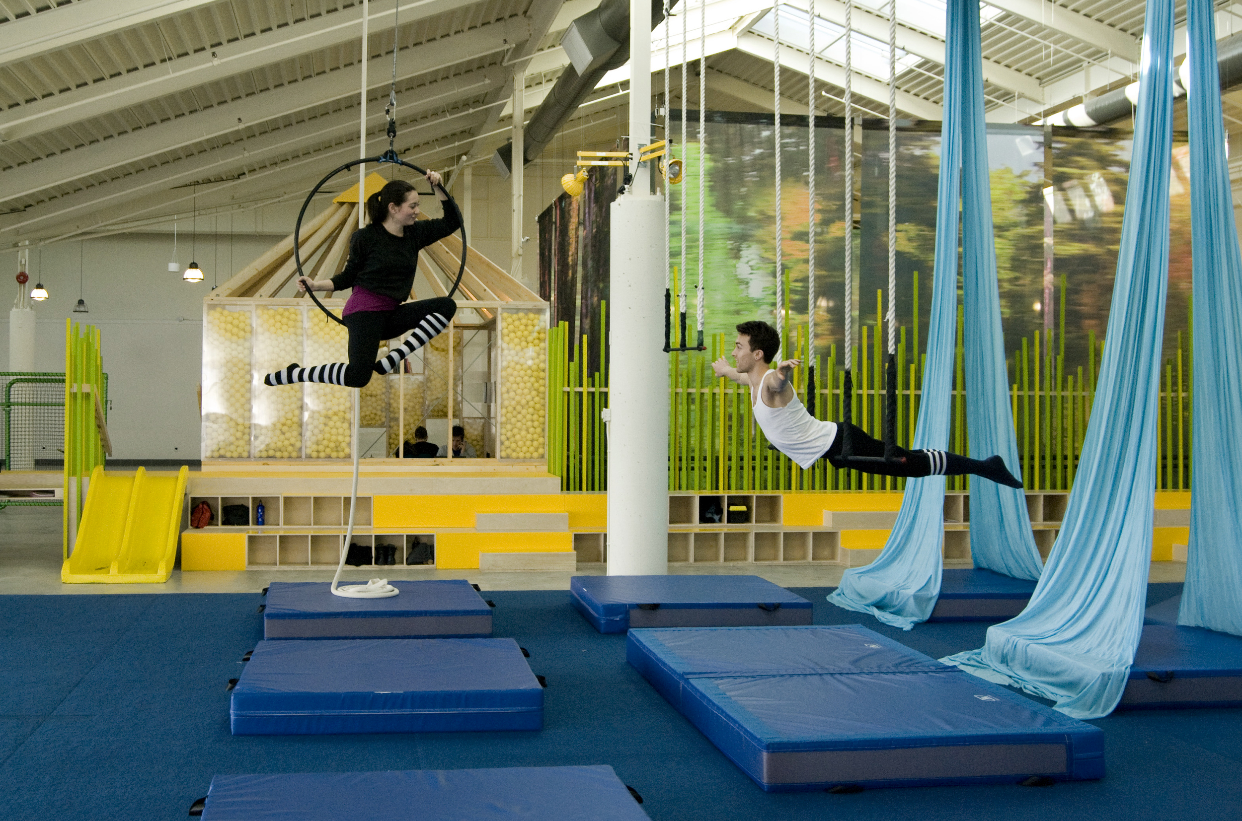 VANCOUVER CIRCUS SCHOOL