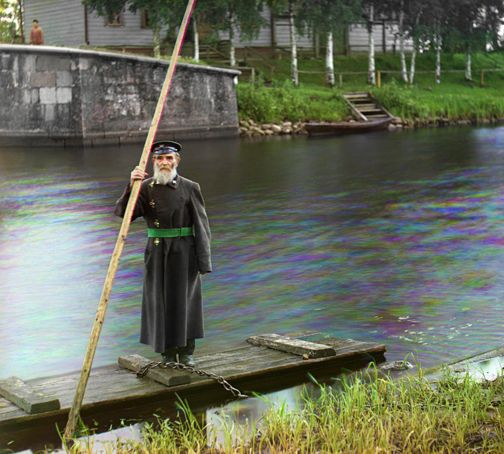 a lock keeper at the Chernigov floodgates, 1912