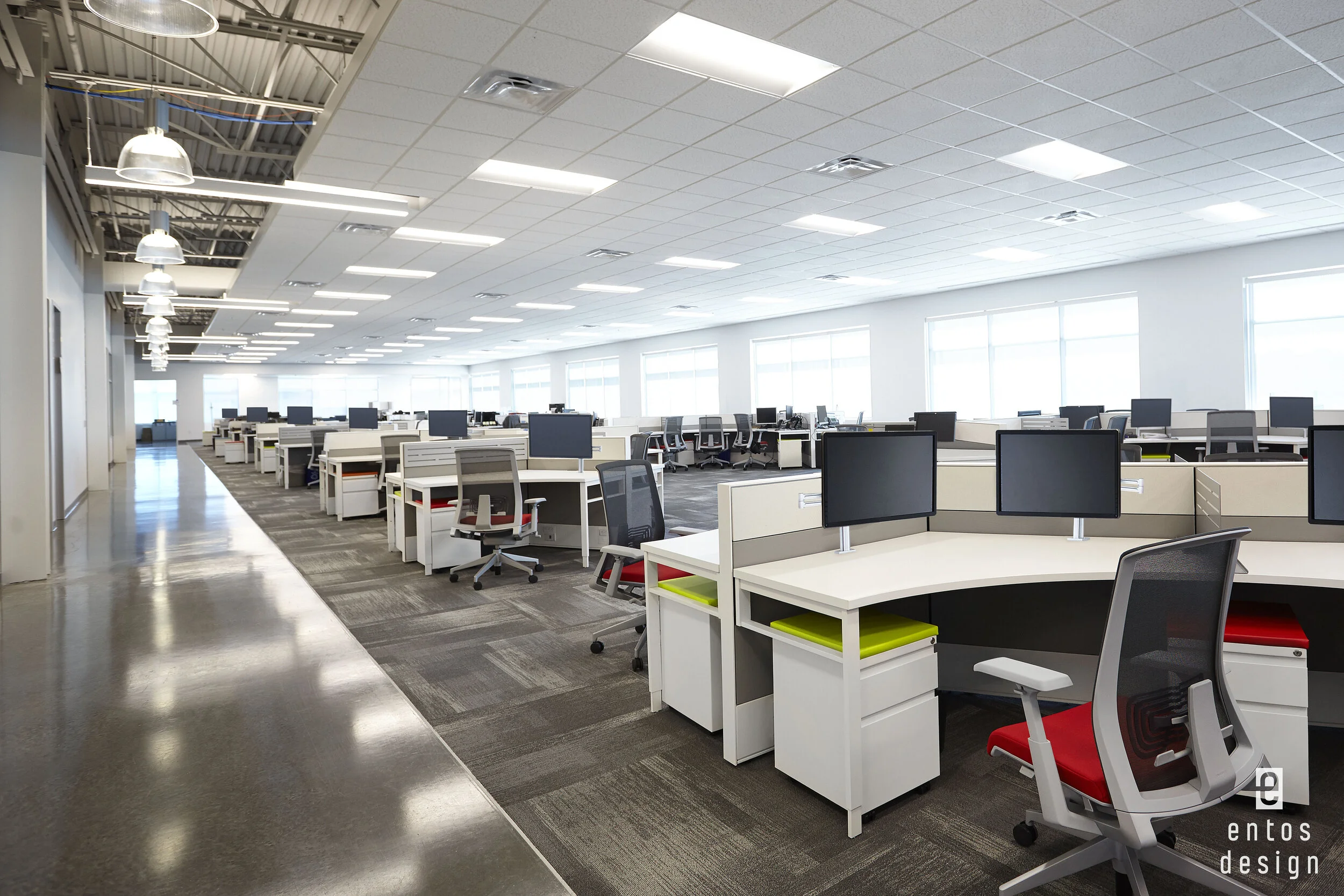 Compucom_WorkArea_2.jpg