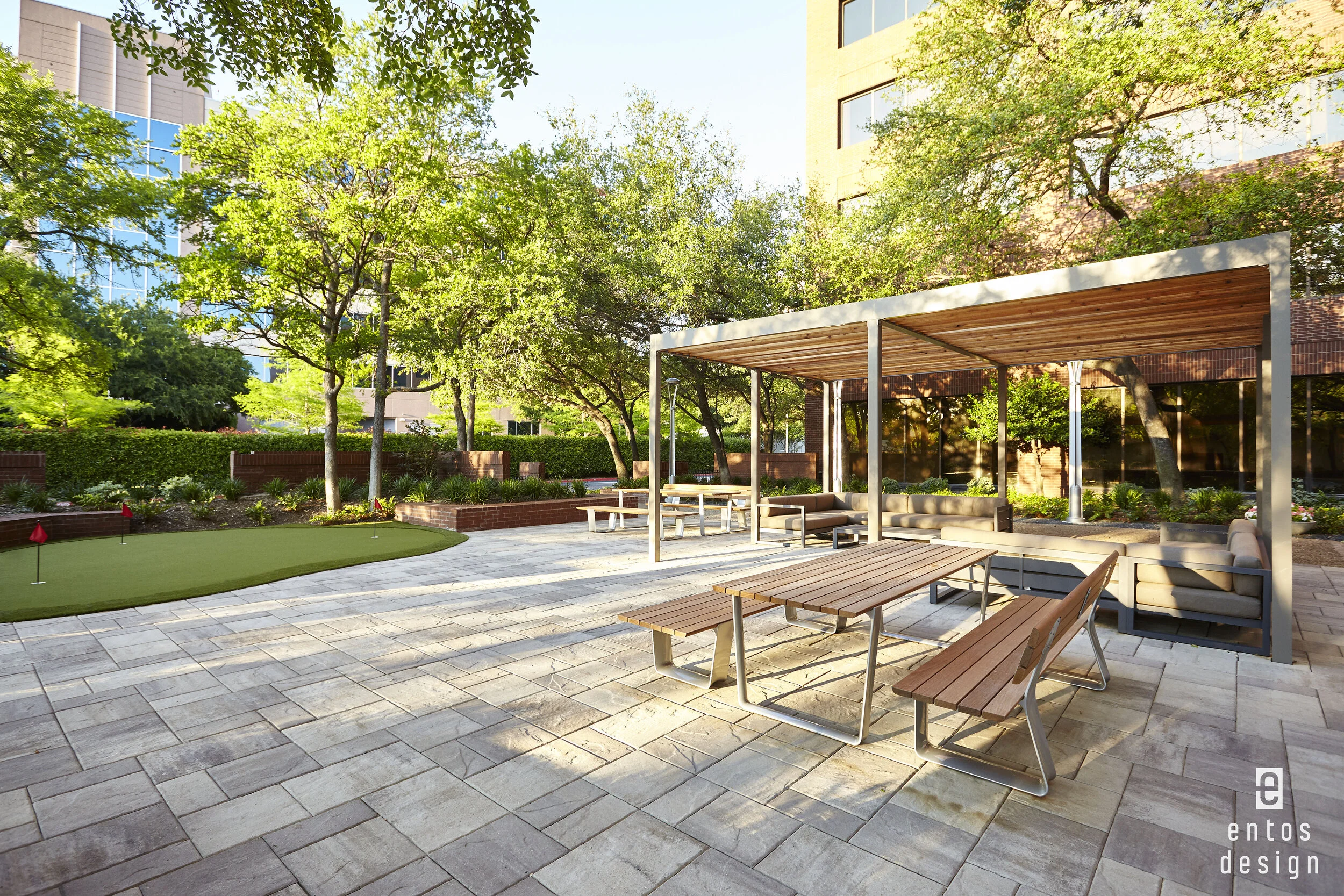 Q_Place_Courtyard3_1.jpg