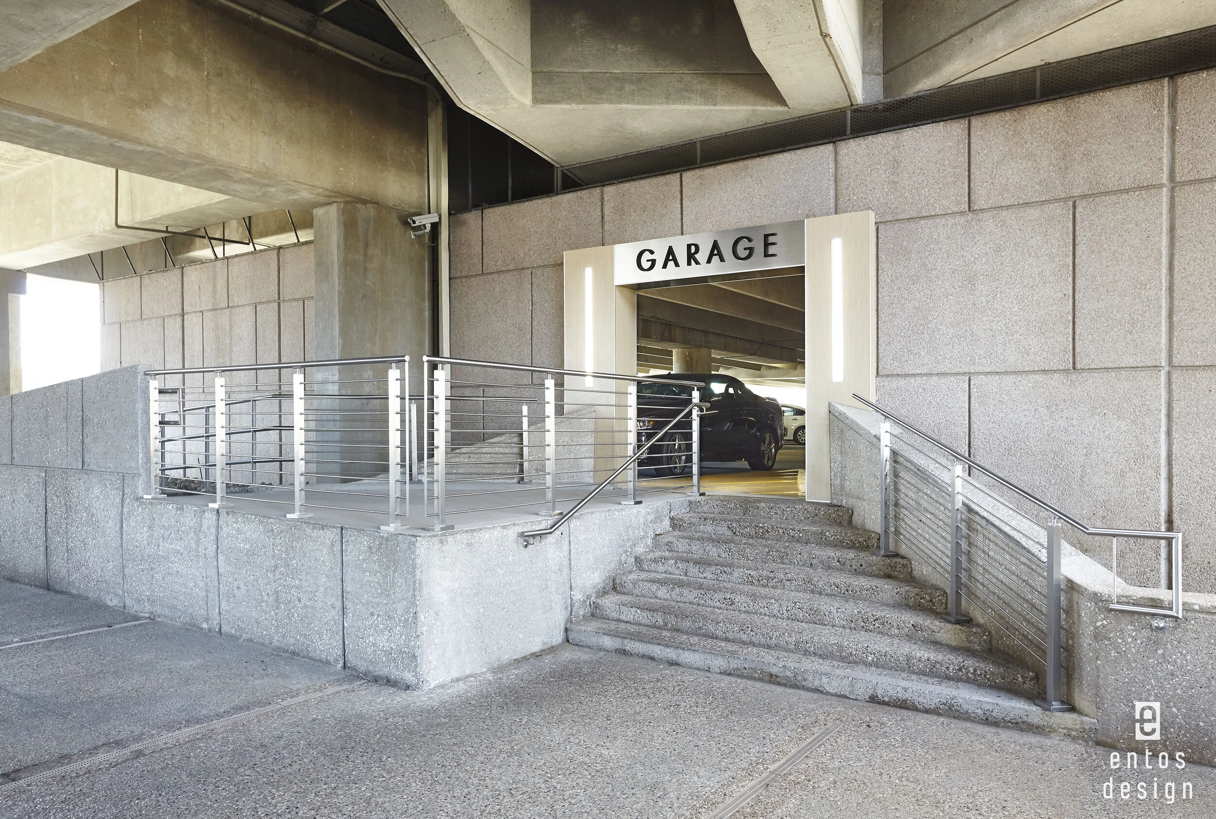 125_E.JCF_Garage.jpg