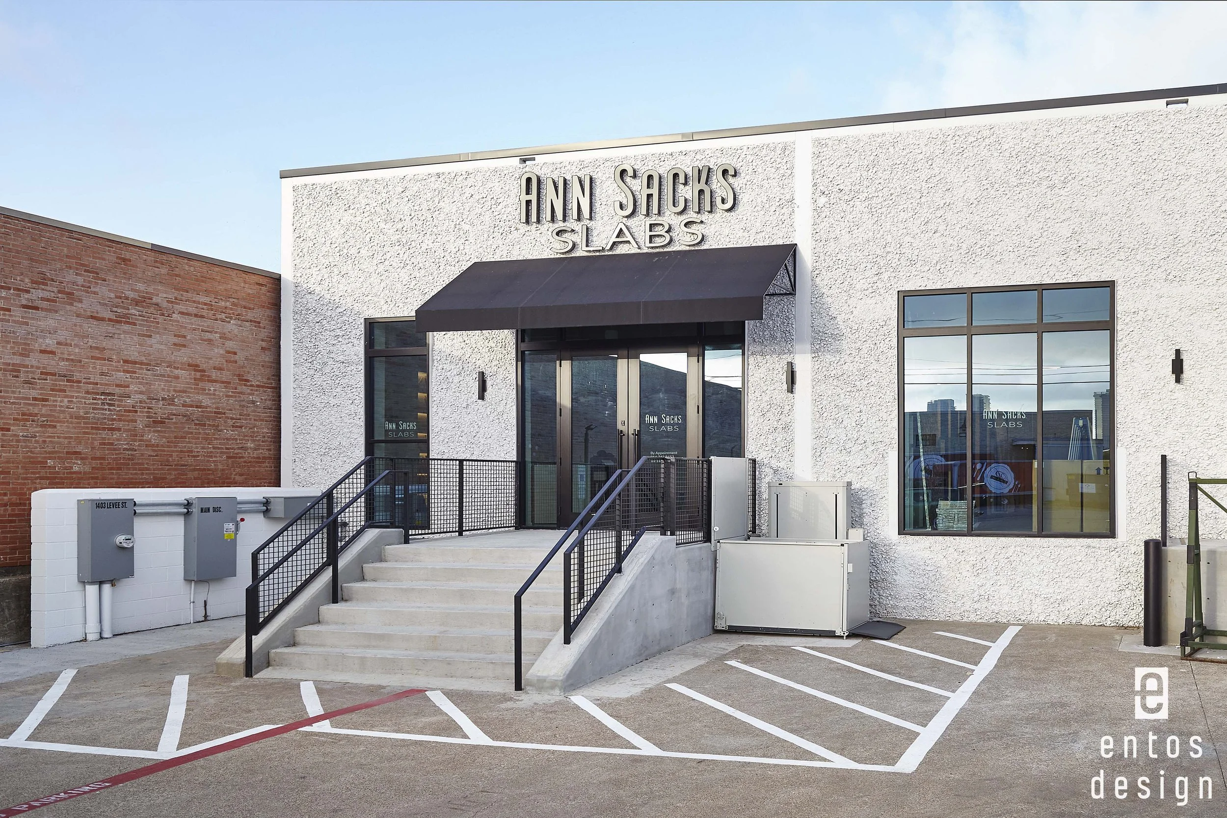 Design_District_15_1403 E Levee Ann Sacks Slabs.jpg