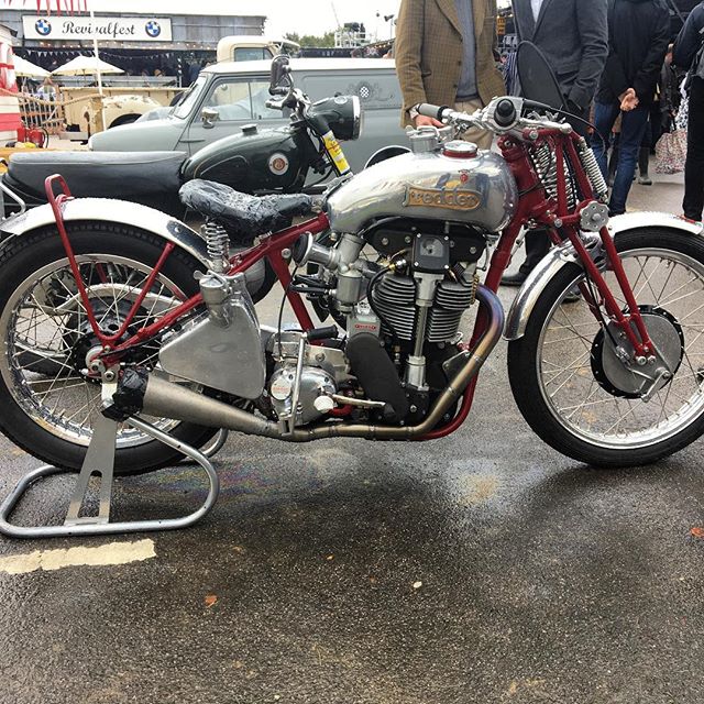 It&rsquo;s #TBT ... to a wet and wild @goodwoodrevival in 2017, where I spotted this very trick Norton &lsquo;Fredder&rsquo; bobber special. Owned by legendary engine tuner Fred Walmsley, it consists of a post war Manx engine in a rigid pre-war frame