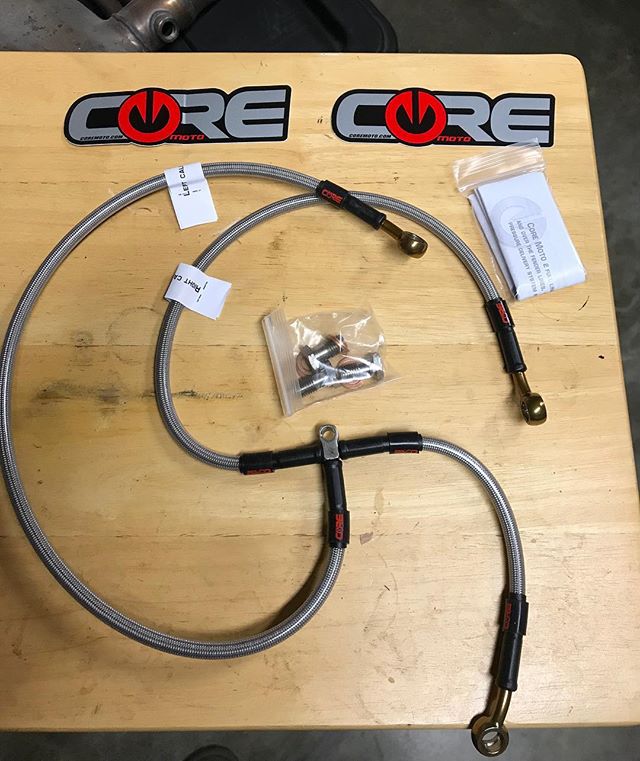 Going with the 3T brake line routing setup from @coremotousa Beauty of the previous gen R6 is the amazing bone stock brakes. SS lines and @sbsbrakes pads are all that&rsquo;s needed. Ready for down late braking!
.
.
.
#sbsbrakes #dualcarbon #yamaha #