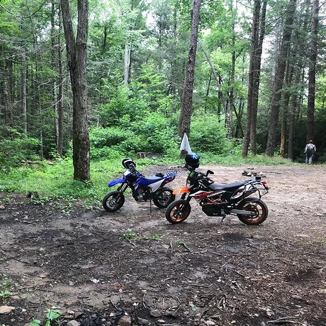 A little dirt training up at blood mountain today. #slicksonslick #nogrip
.
.
.
#trainhard #gasm @georgiasupermotos #ktm #ktm690 #supermoto #enduro #sumo #bikelife #ktmworld #yamaha #wr250x