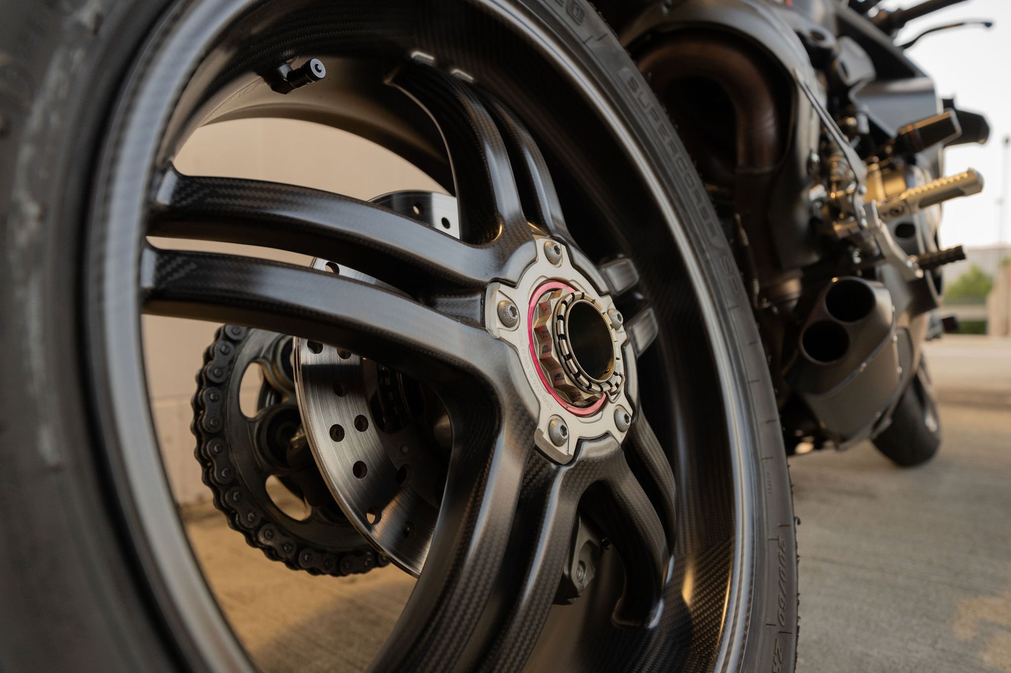 DUCATIPANIGALEV4SP107.jpg
