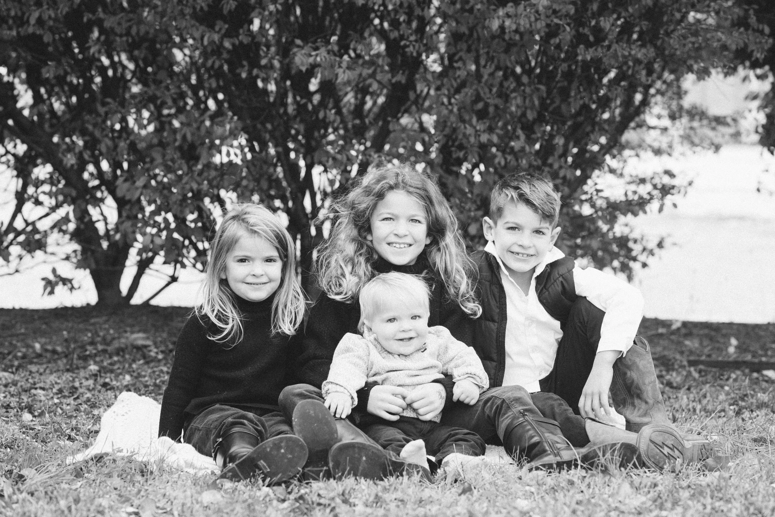 FFCFamilyPortraits2025JessicaOHPhotography-189.jpg