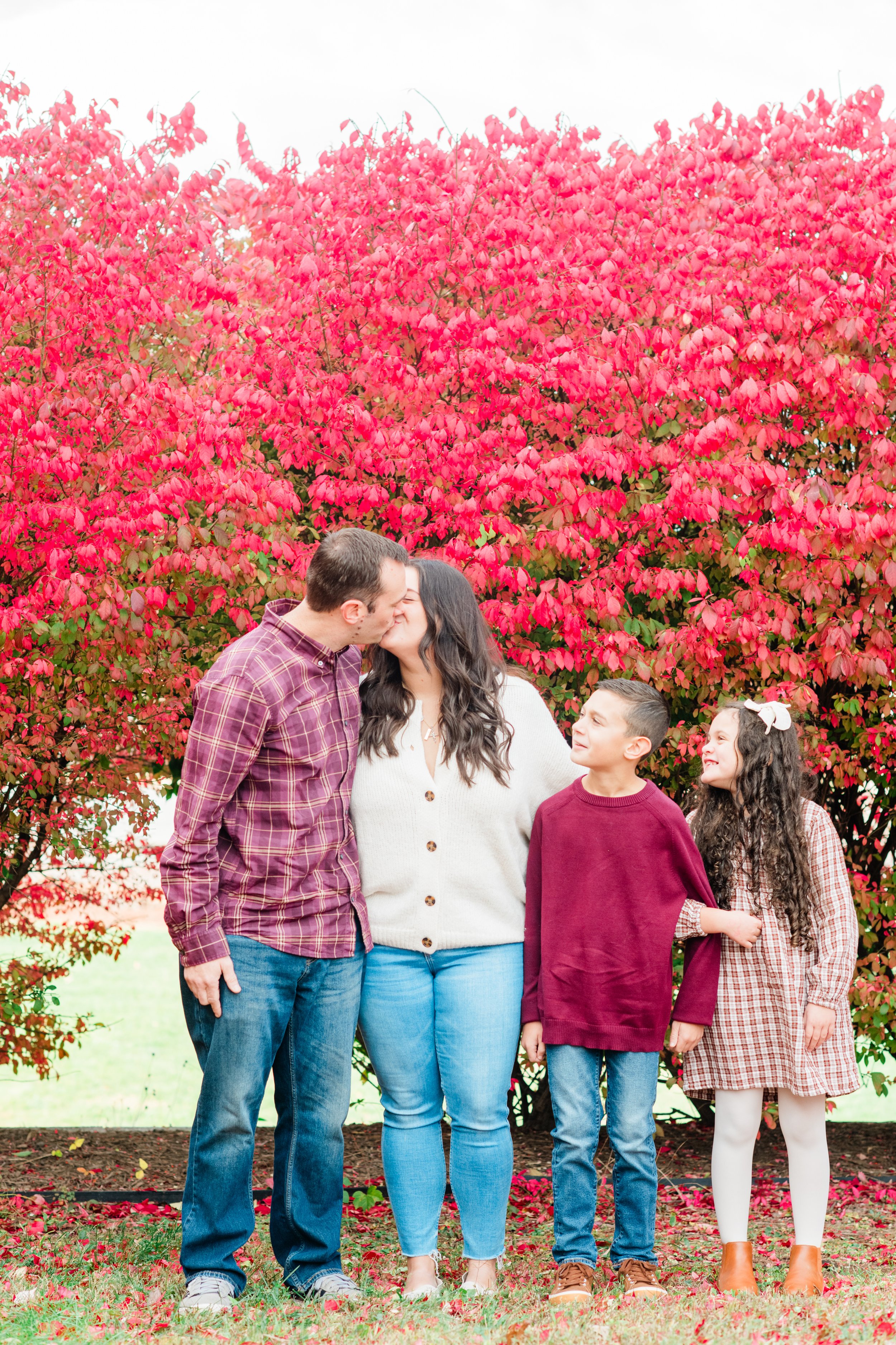 FFCFamilyPortraits2025JessicaOHPhotography-204.jpg