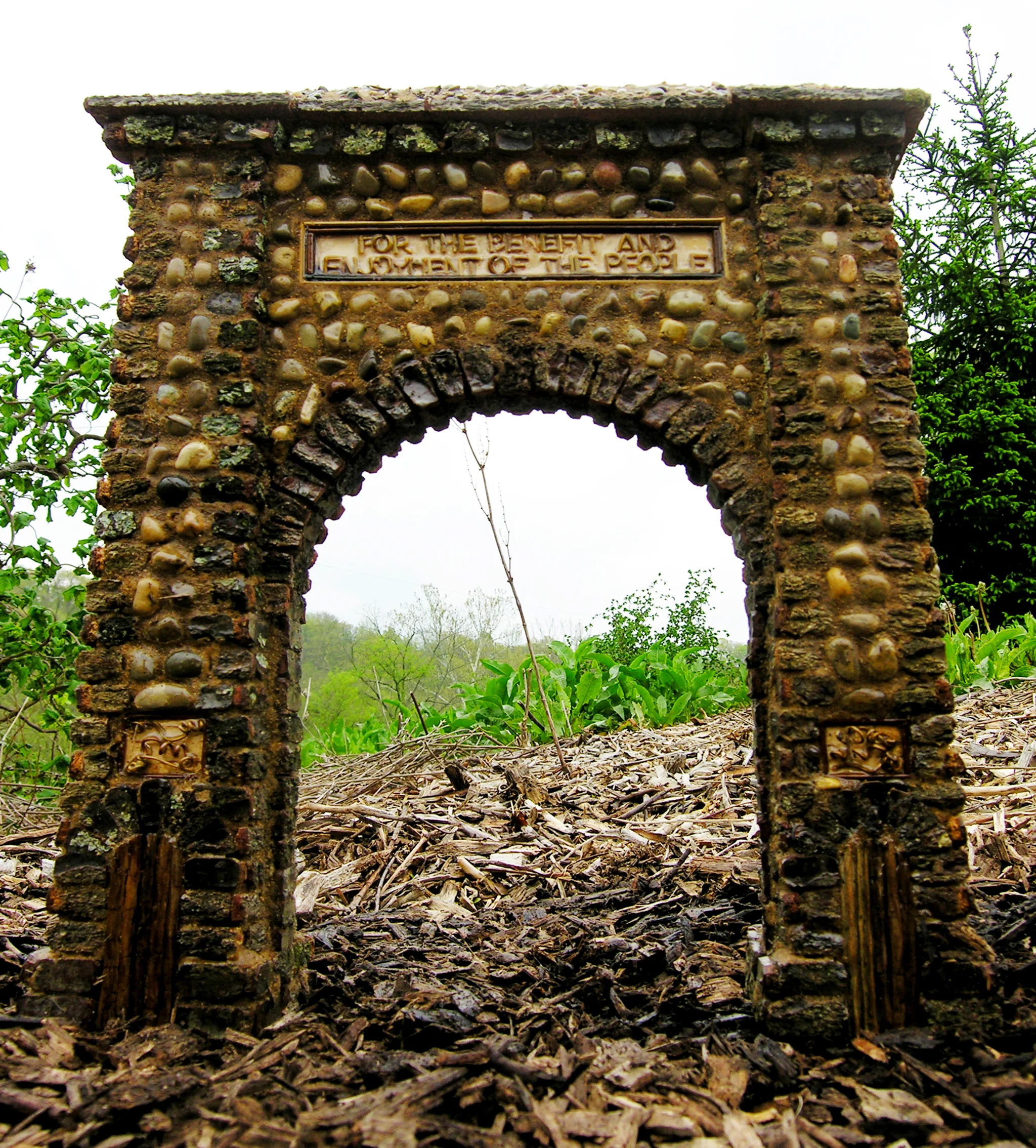 EDJ-Yellowstone-gate_web.jpg
