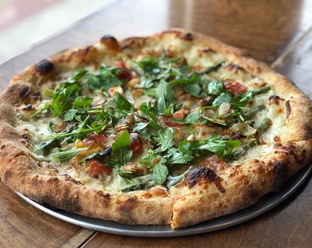 Local asparagus, house cured guanciale, goat cheese b&eacute;chamel, caramelized onions, heirloom tomato, pecorino, arugula, rhubarb almond agrodolce 
#pizza #worcester #curbsidepickup