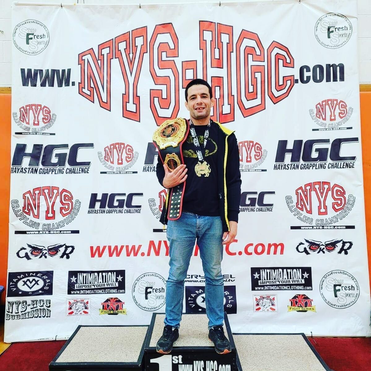 CONGRATS to Coach Bruce on his 1st place win last weekend at the NY State Grappling Championships! 🏆 

Bringing home the GOLD and the ABSOLUTE belt! 

Learn from the BEST ⚡️
Come to his grappling class Tuesday&rsquo;s @6pm.

Link in bio to sign up ?