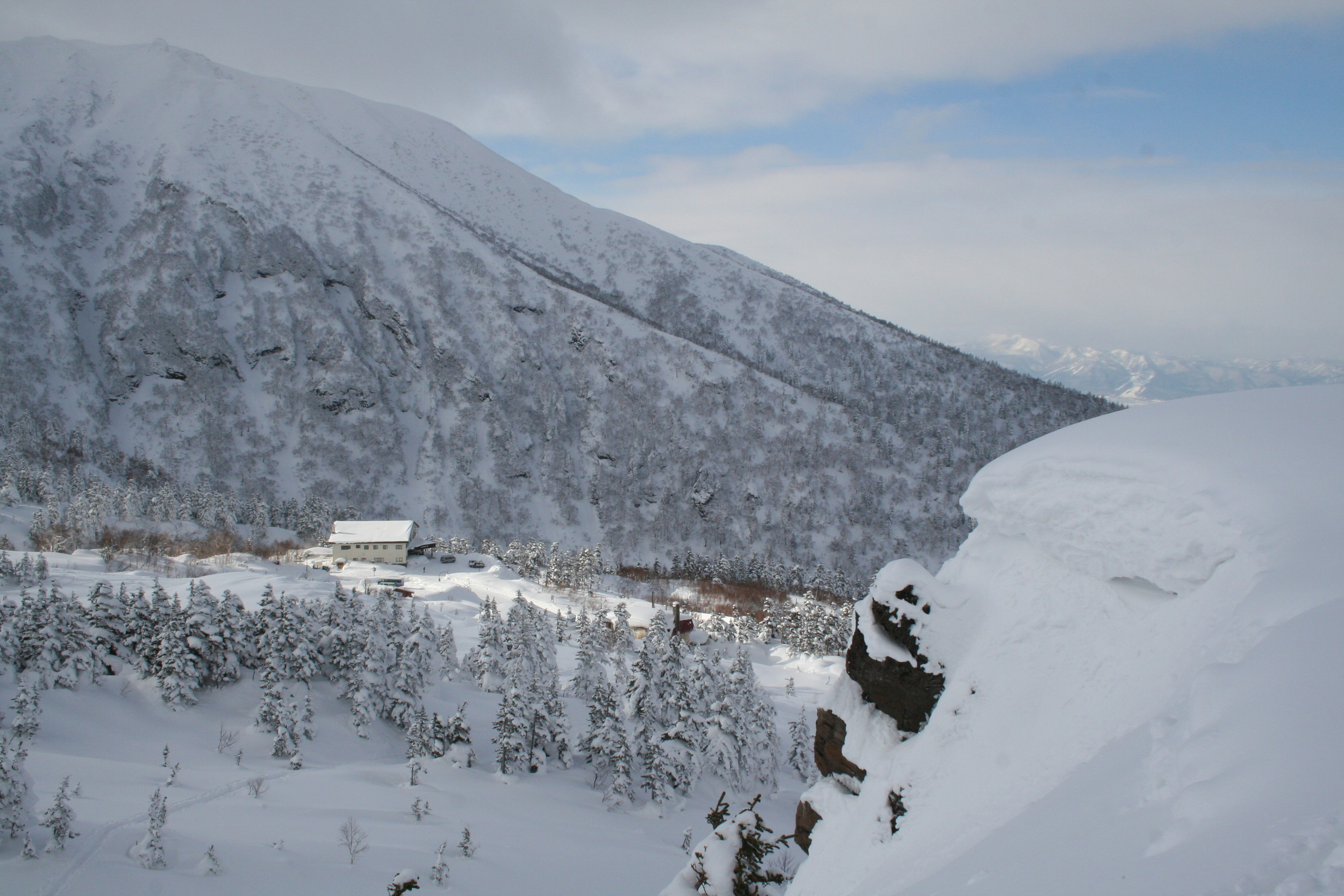 Ski Tokachi Mountains Ryounkaku Lodge