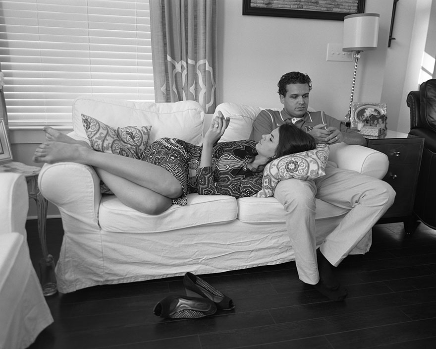 portraits-holding-devices-removed-eric-pickersgill-10.jpg