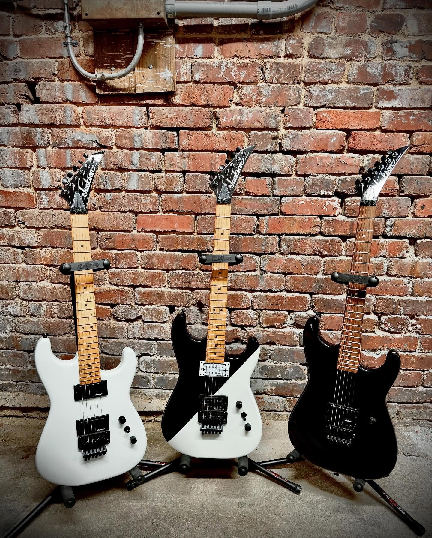 Jackson Pro Origin 1985 series. San Dimas vibes without the scary price!!
#electricguitar #jacksonguitars