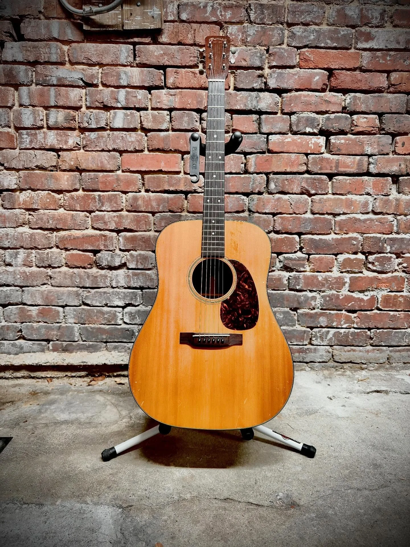 1962 Martin D-21 made. Brazilian Rosewood back and sides &amp; boy-o it sounds delightful. 

#acousticguitar #martinguitar #vintageguitar