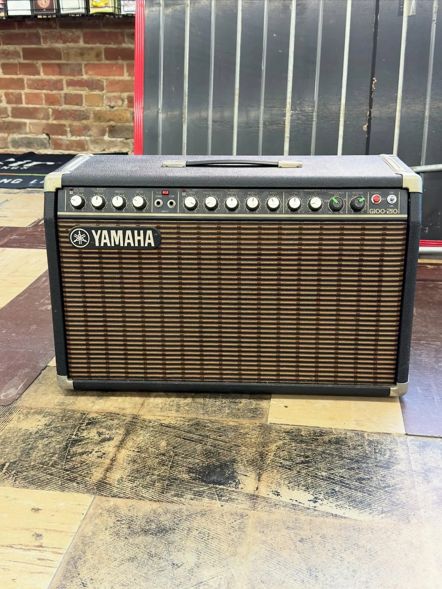 Yamaha G100 free to a good home. Works. Pops and cracks, sometimes it hums. When it works it sounds really cool. Probably won&rsquo;t burn your house down. First come first serve. No holds and no havsies backsies. #dealoftheday #letsgo