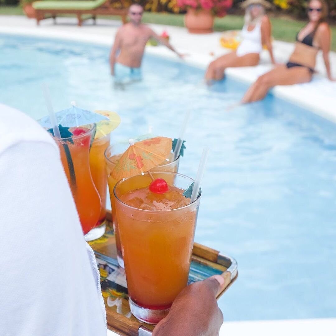 For those who prefer their fruit in a cocktail&hellip;we&rsquo;ve got you covered!
.
.
.
#villasolitaire #luxuryvilla #tropicalfruit #cocktail #rumpunch #paradise #islandlife #homemade #grenada #puregrenada