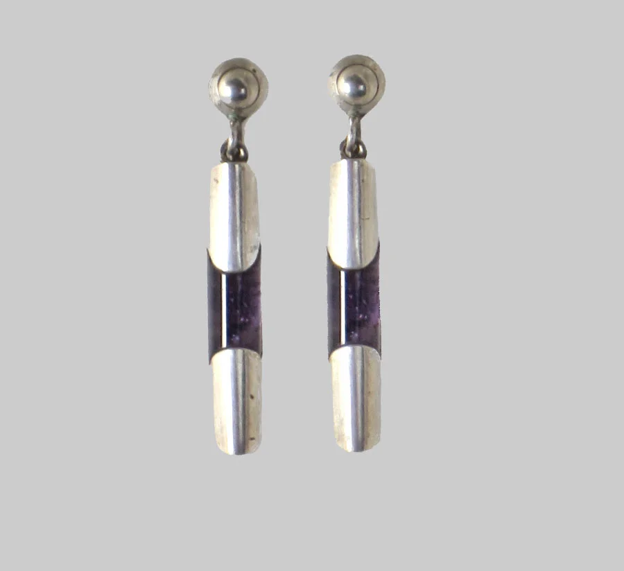J2160a.300dpi.900.jpg