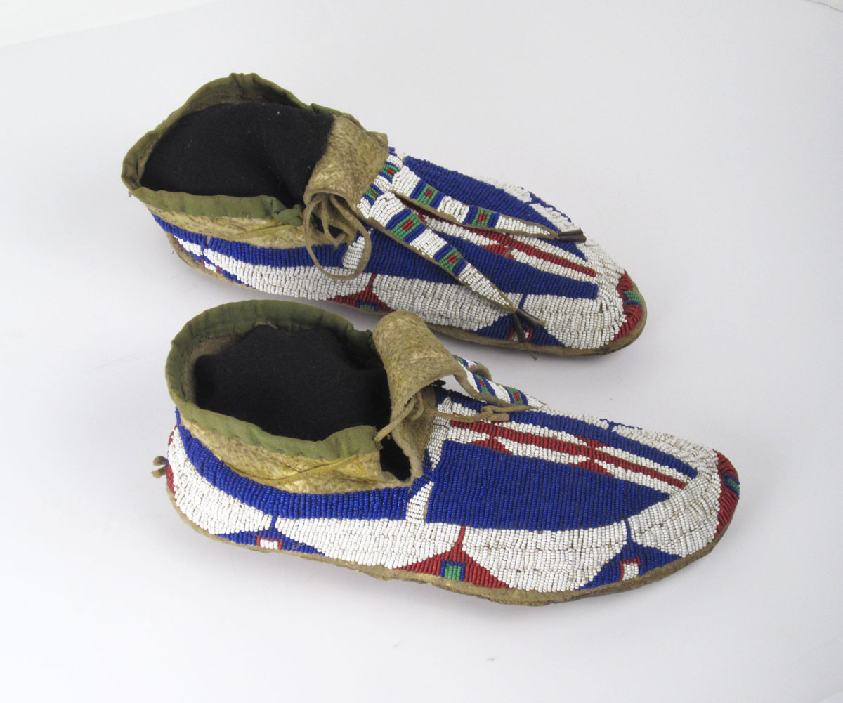 lakota sioux moccasins