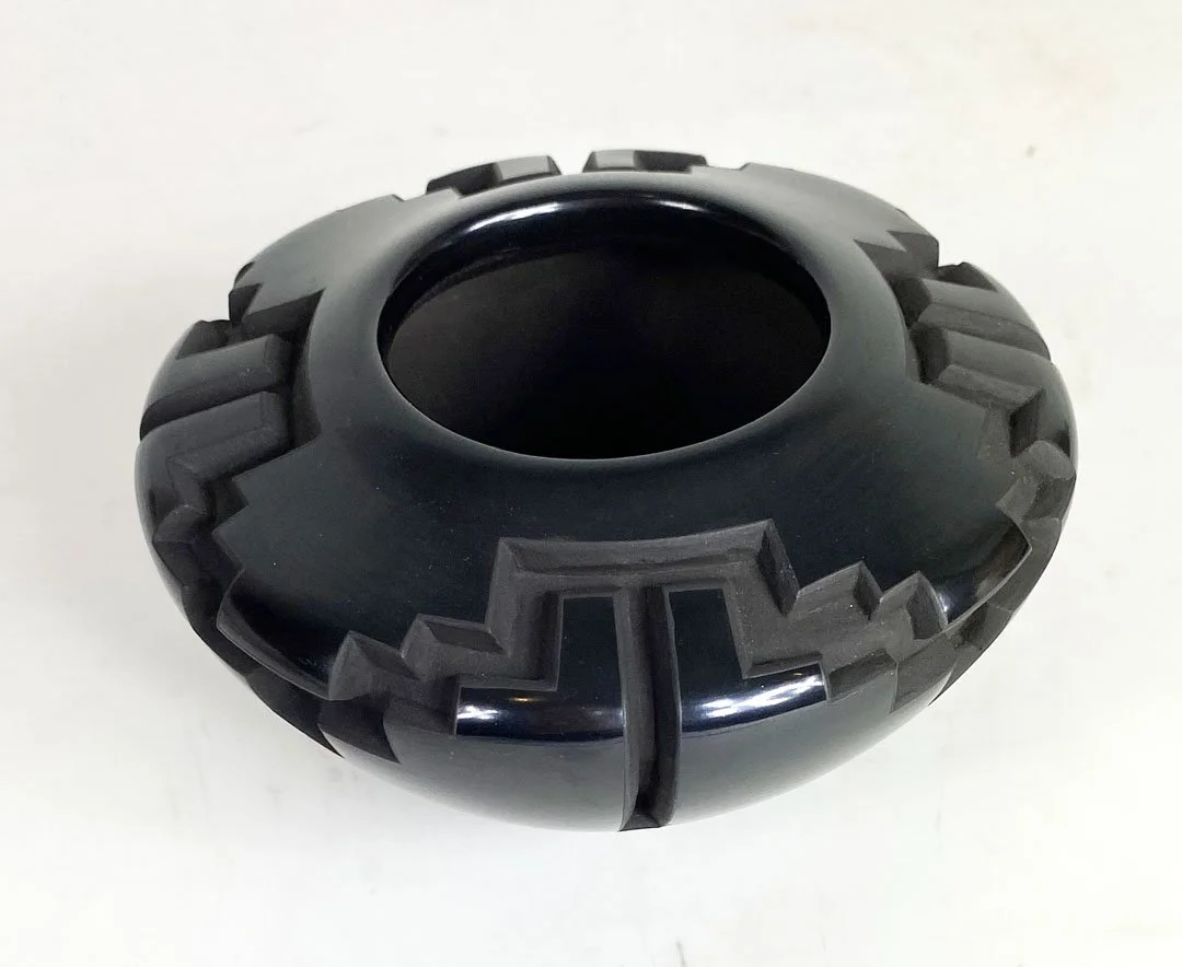 Santa Clara jar by Effie Garcia