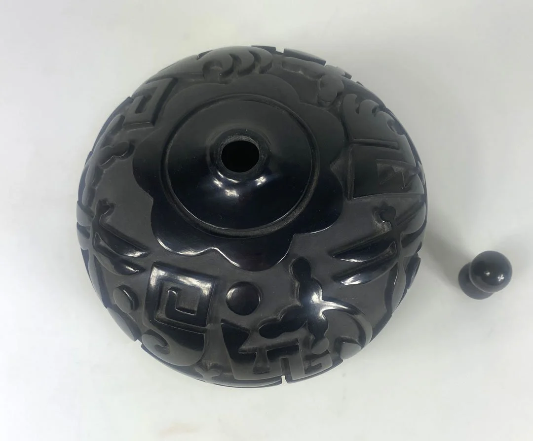 mc2388. top with knob.jpg