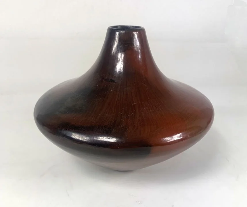 Navajo jar by Alice Cling