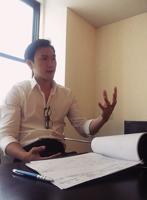 Name: Sung Moon Occupation / School: CIO at AIREA/ School of the Art Institute of Chicago Describe yourself in 100 words: My childhood was quite all over the place; from Australia to the U.S. to China, my life has always been spontaneous and has structured the way I operate on a daily basis today. Being able to fluently communicate in Mandarin, I’m always on the plug with China, overseeing cross-border transactions. Having a background in both architecture and real estate, I’m able to manage real estate investments while running to construction sites where we nurture young entrepreneurs design their startups whether it be a restaurant or a tea truck. Outside of AIREA, I’m a Managing Director of a student services organization, where we provide services for international students from airport pickup to hosting events and eventually helping them land internships and jobs after graduation. What makes your heart beat: Seeing things getting built, seeing things getting done. I am a do-er and I like the feeling of no one being able to stop me. This is one of the reasons why I moved to New York City. Something uniquely interesting about yourself: Although my whole family is Korean, I cannot tolerate spicy food.