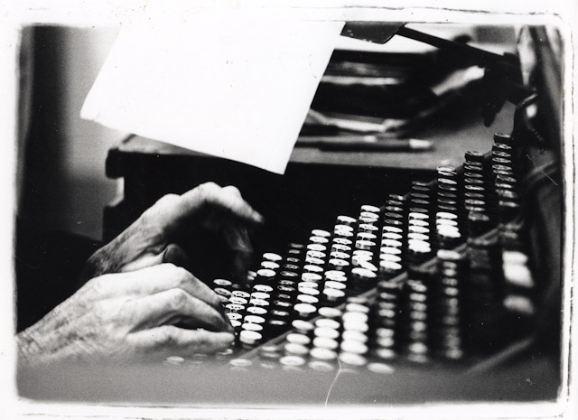 Lewis Mitchel at the Keyboard, Photo by Jinny Pearce, all rights reserved.