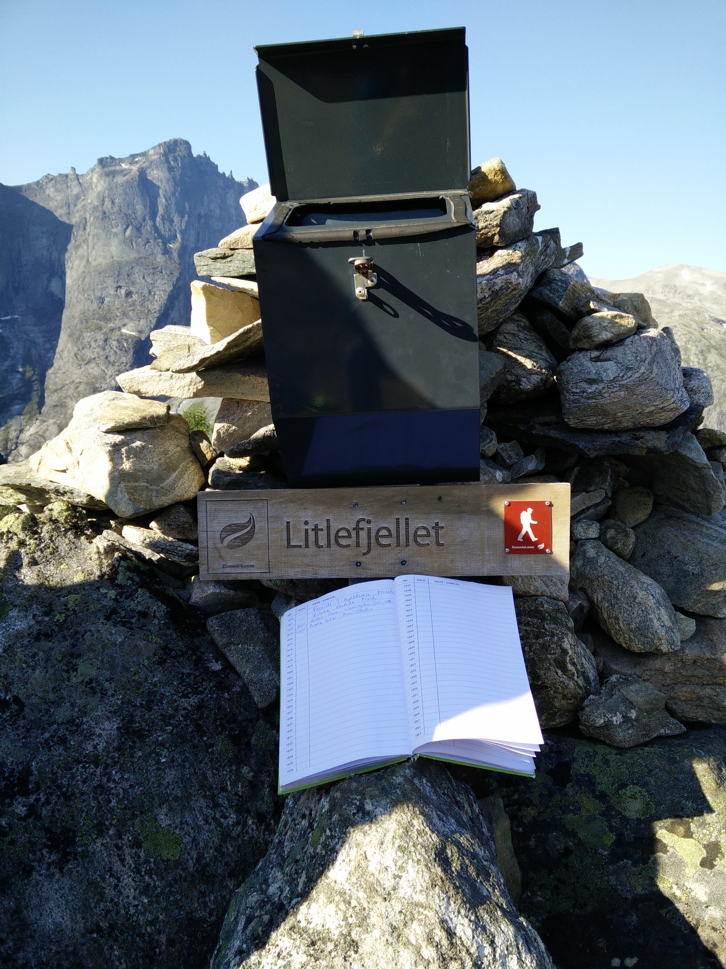 The record book of people who visited Litlefjellet