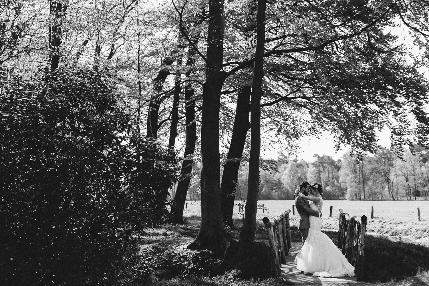 Pure Bruidsfotografie Deventer - Vintage bruiloft aan de IJssel - Jeroen en Hannah_0008.jpg