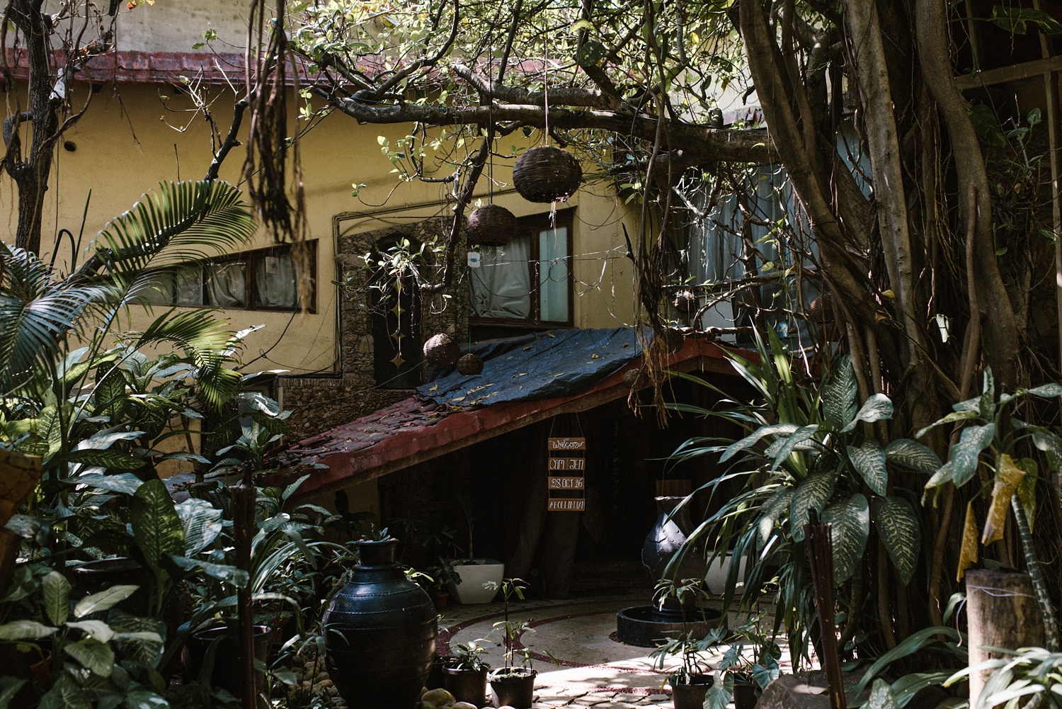 Destination wedding photographer Mumbai_0005.jpg