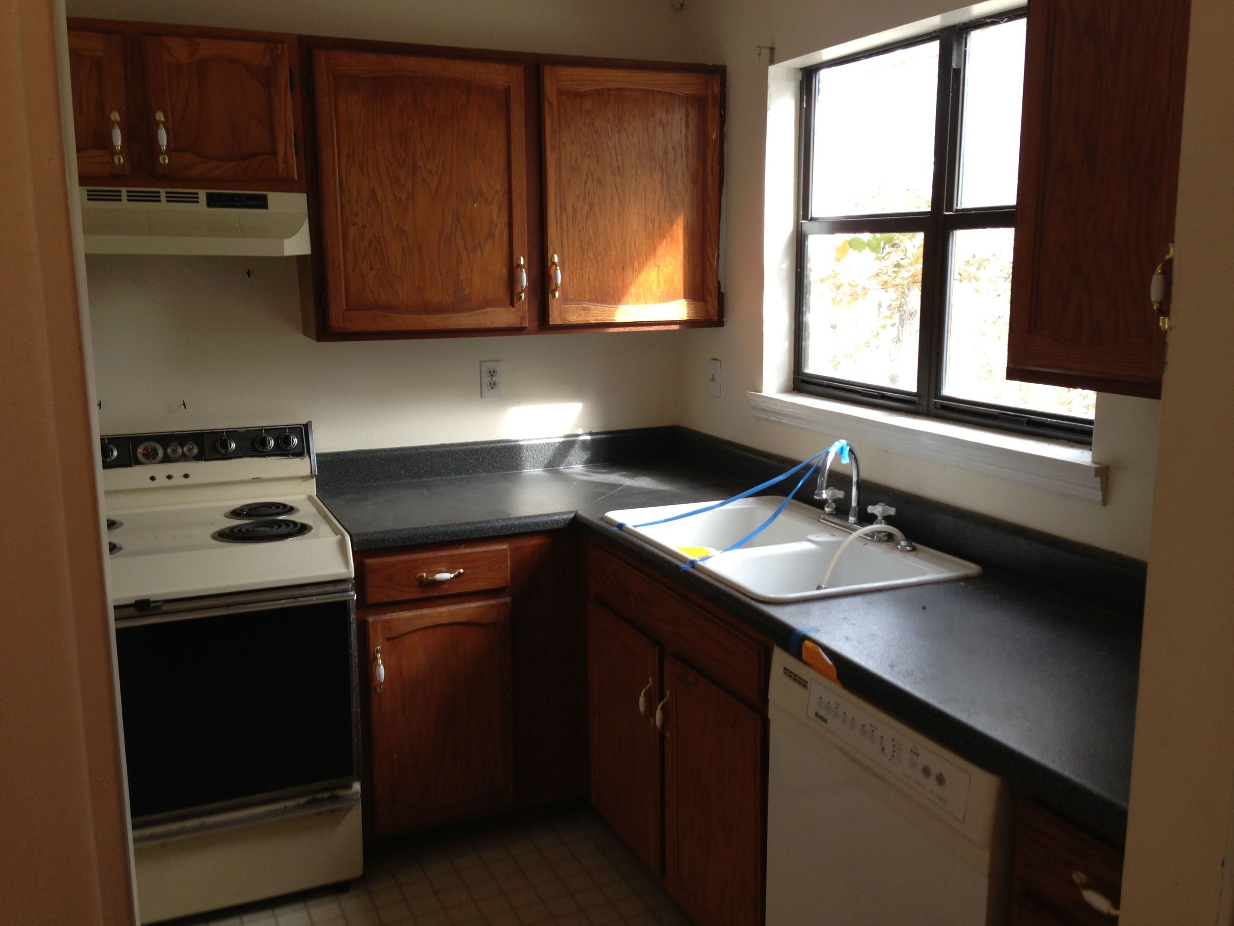 Plaza_Kitchen_Before.jpg