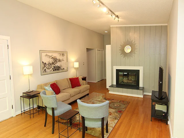 233 Forrest Hill RaodJ.JPG