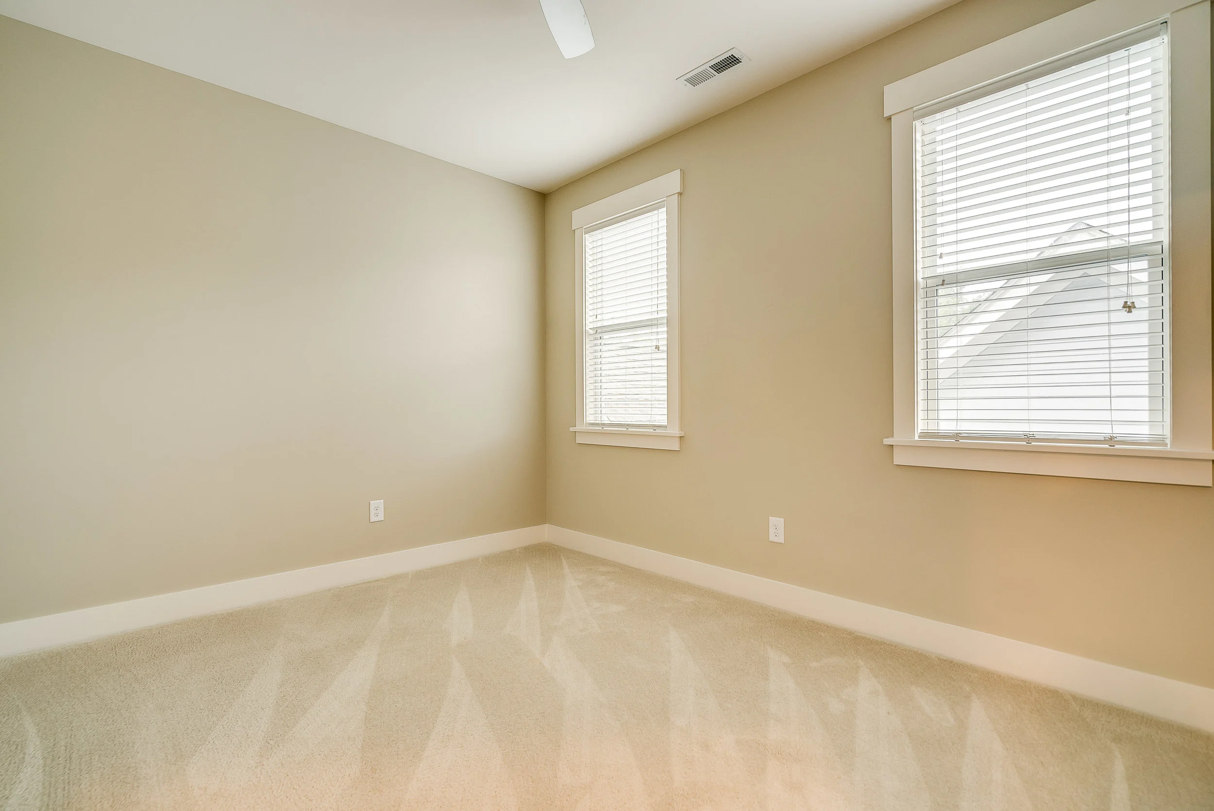 86 Summersweet Lane-14.jpg