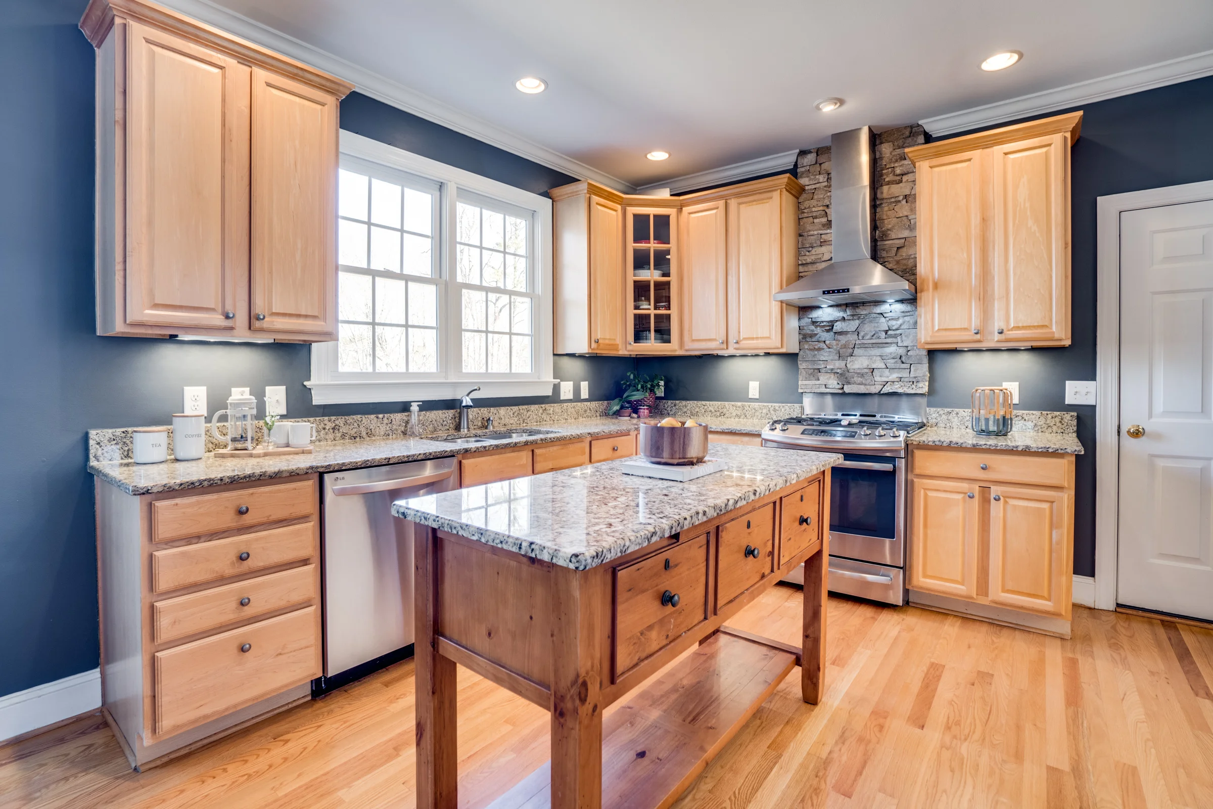 404 Manor Ridge Drive-26.jpg