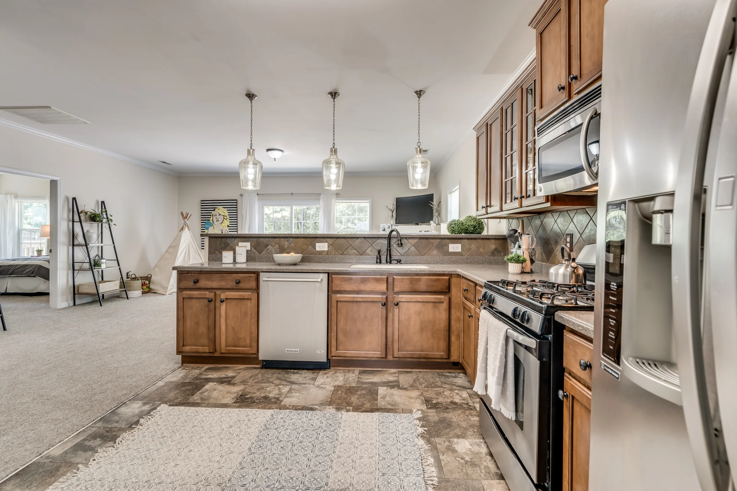 3008 Genlee Drive-14.jpg