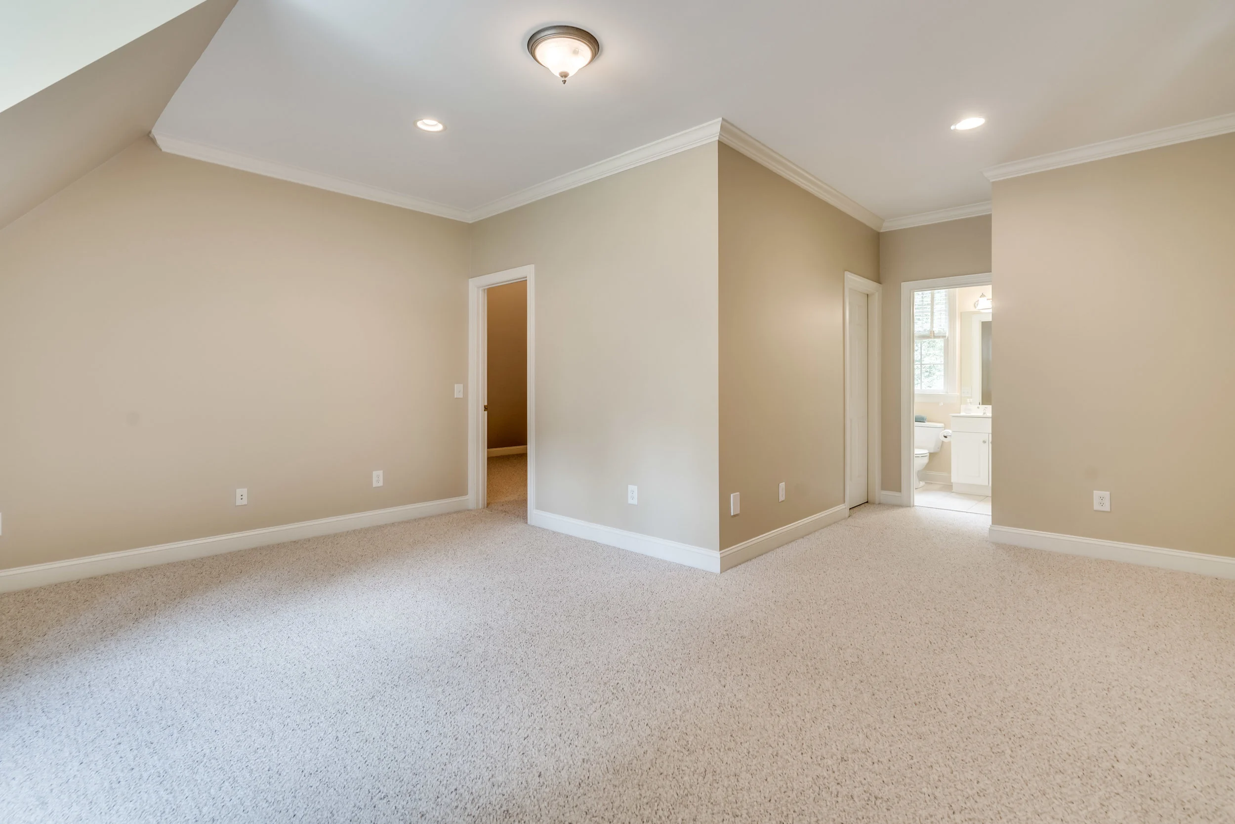 1002 Woodlot Ridge Rd-27.jpg