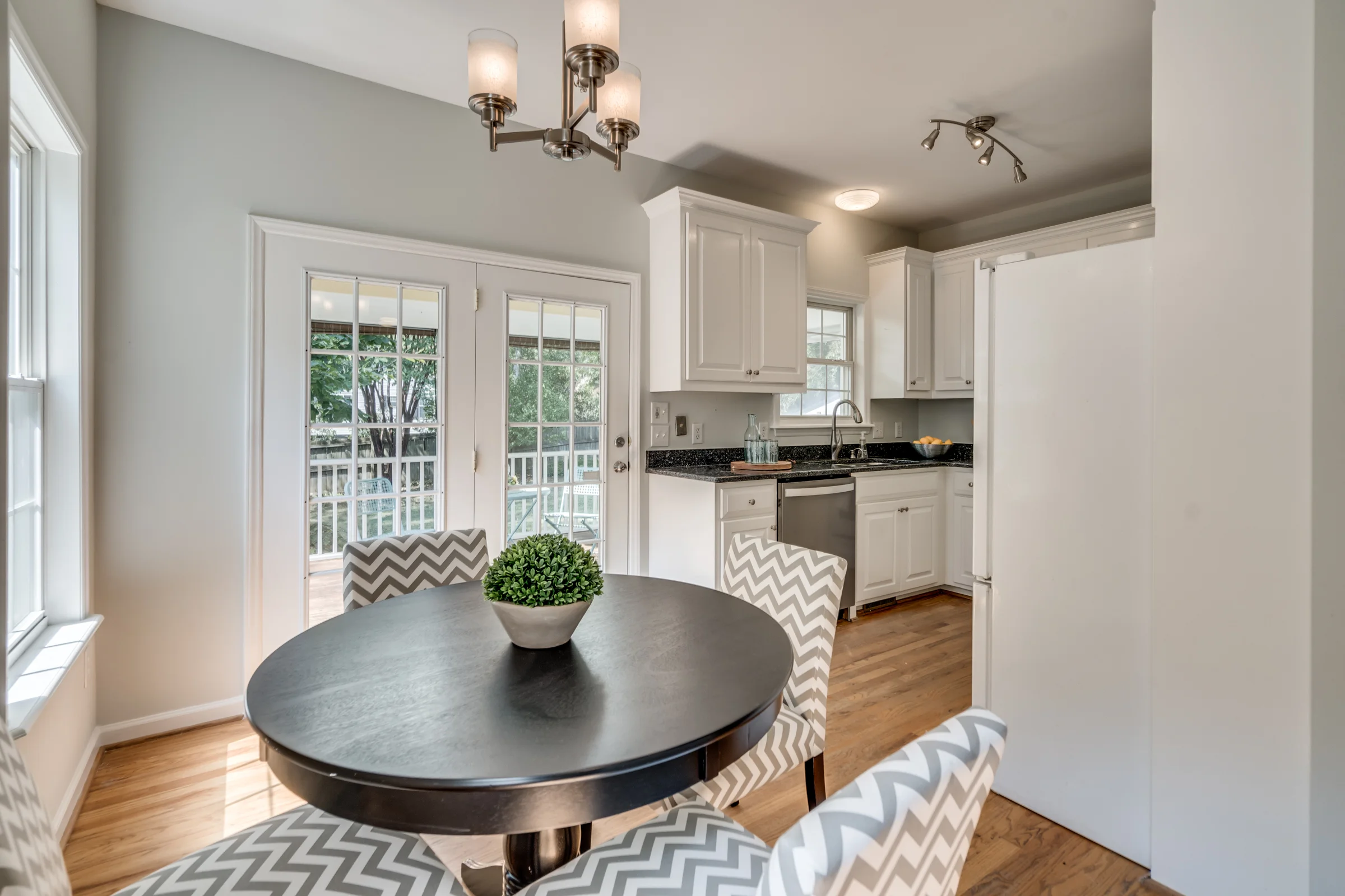 204 Davie Road-11.jpg
