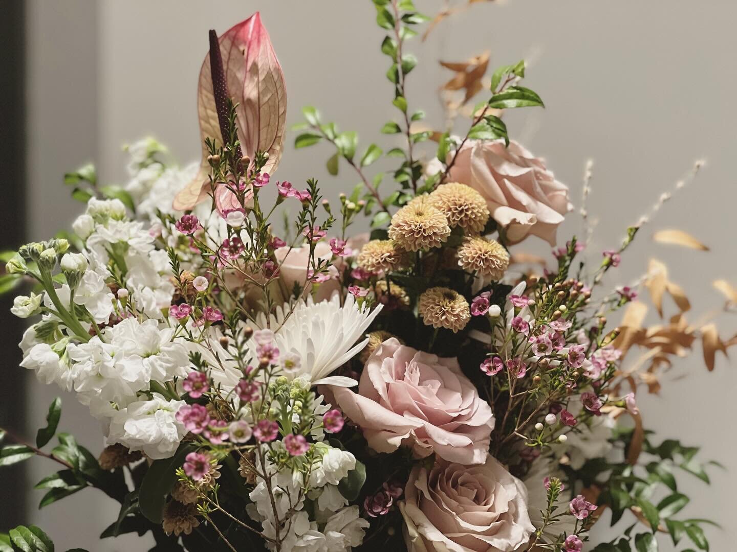 Another year, another gorgeous bouquet. Made by @vivavoceflowerco .