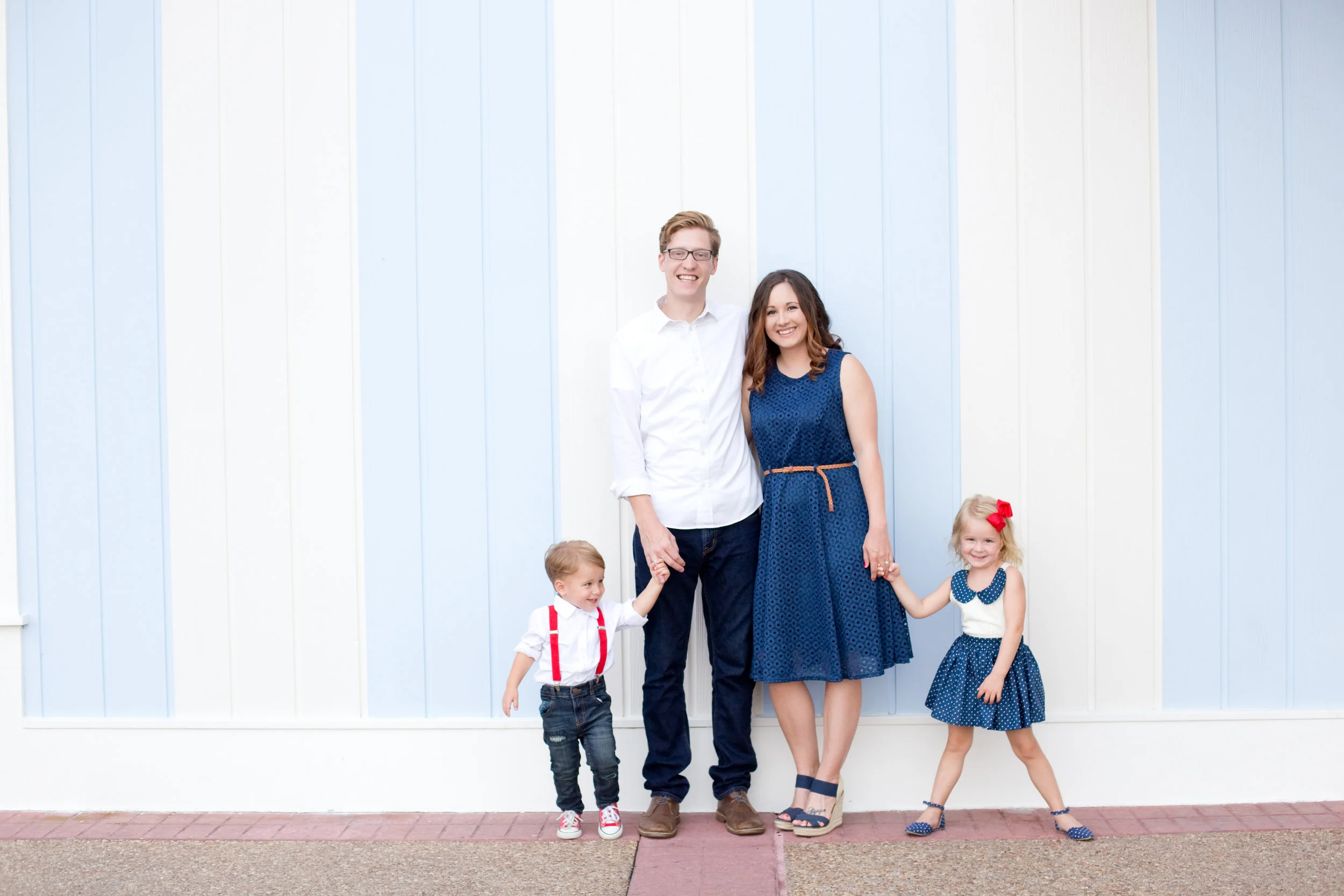 016Family_Color_Website march 19th-family.jpg