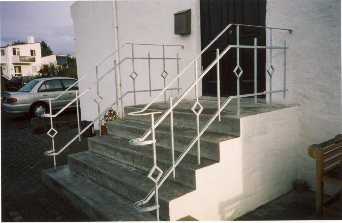 gamli hus railing.jpg